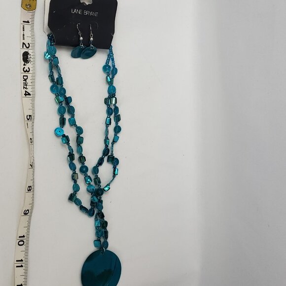 Lane Bryant Beautiful Blue Round Pendant Dyed Shell Design 2 Strand Necklace NWT - Picture 2 of 9